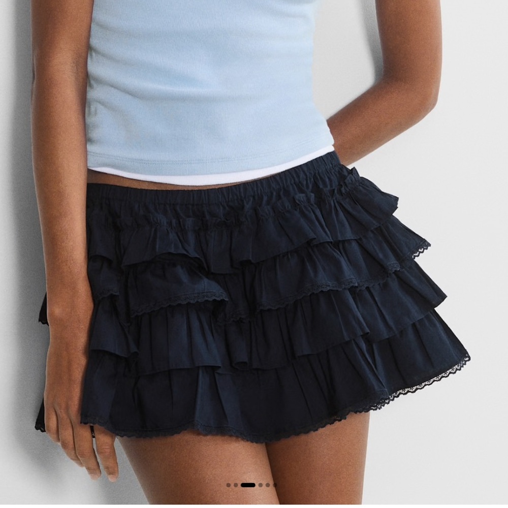 Aritzia Theo Skort